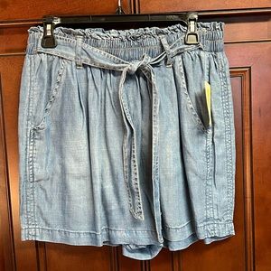Lightweight Denim Shorts with Belt